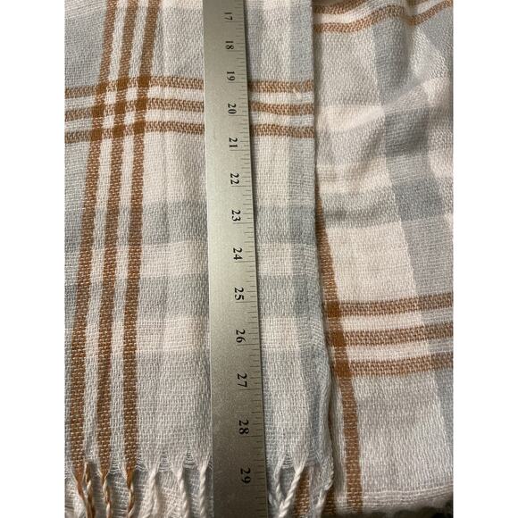 Three Dots Women's Shawl Wrap One Size Louisa Plaid Grey Casual Soft NWT - Picture 4 of 4